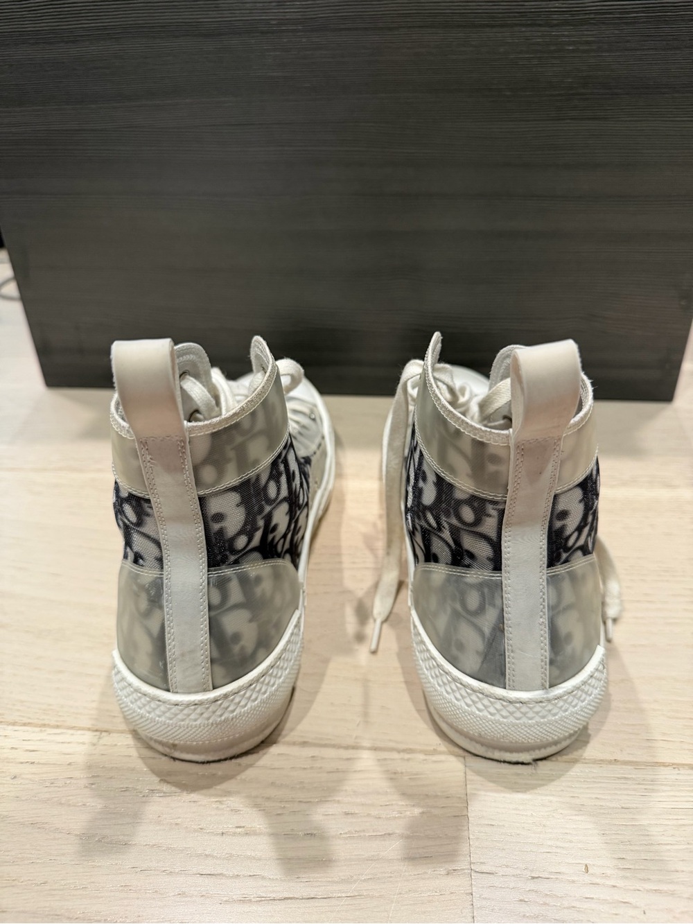 Dior Men’s Size 42/10: B23 High Top Sneaker White/Gray COMES WITH BOX, Dust bag - Picture 3 of 8